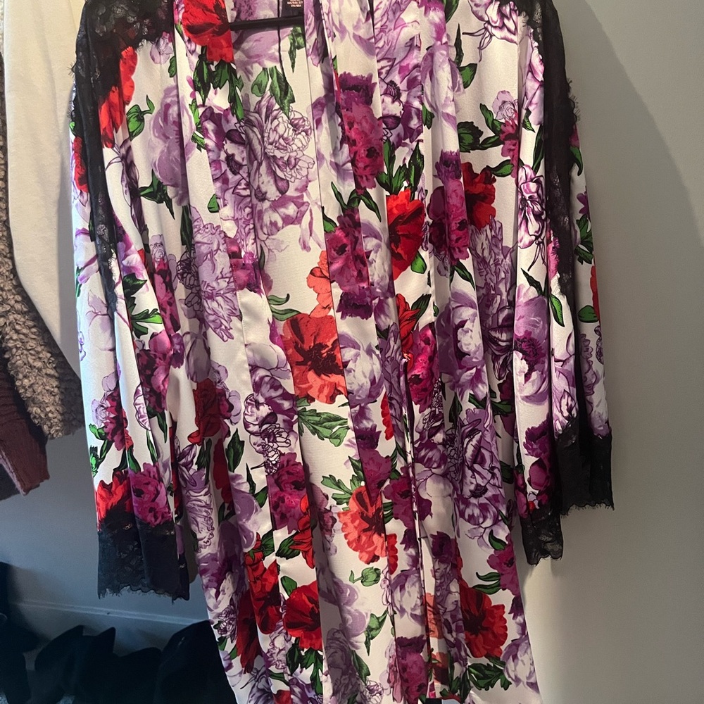 Victoria's Secret Purple Floral Silky Robe * BRAND NEW